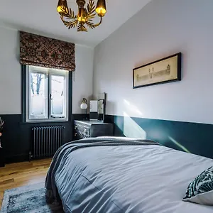 Casa By Grace: Luxury 4-bed For Groups Holiday home