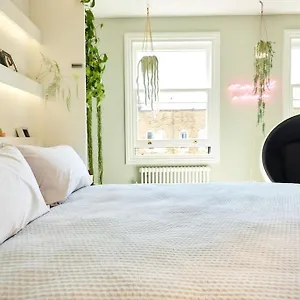 Designer Hackney In Clapton Holiday home